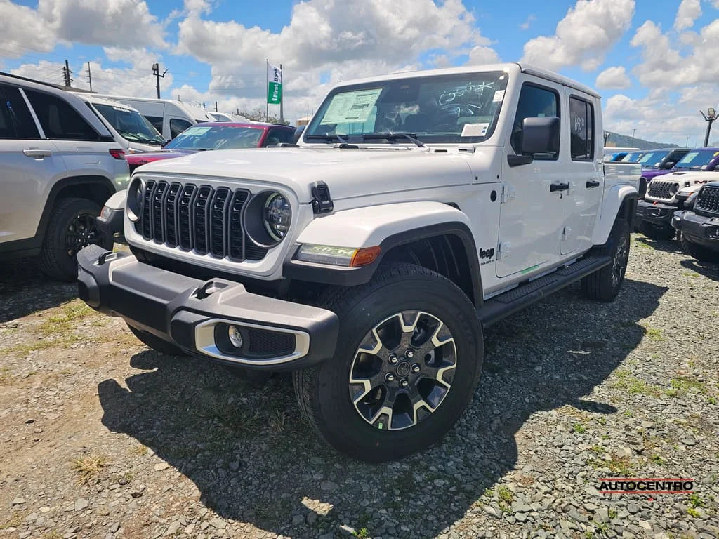 2026 Jeep Gladiator Sahara Auto's photo