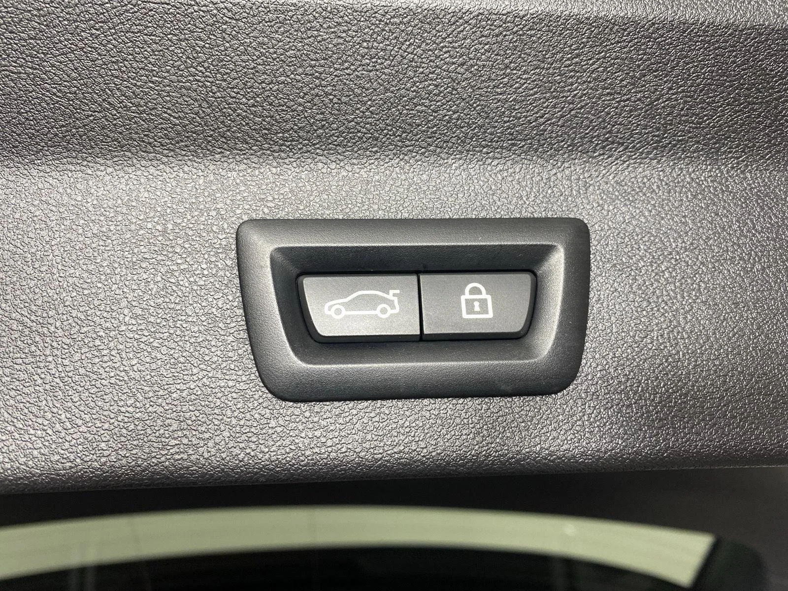 Used 2022 Mineral White Metallic BMW xDrive30i image 30