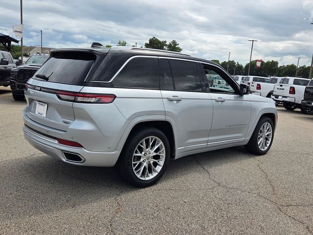 Used 2023 Silver Jeep Summit image 16