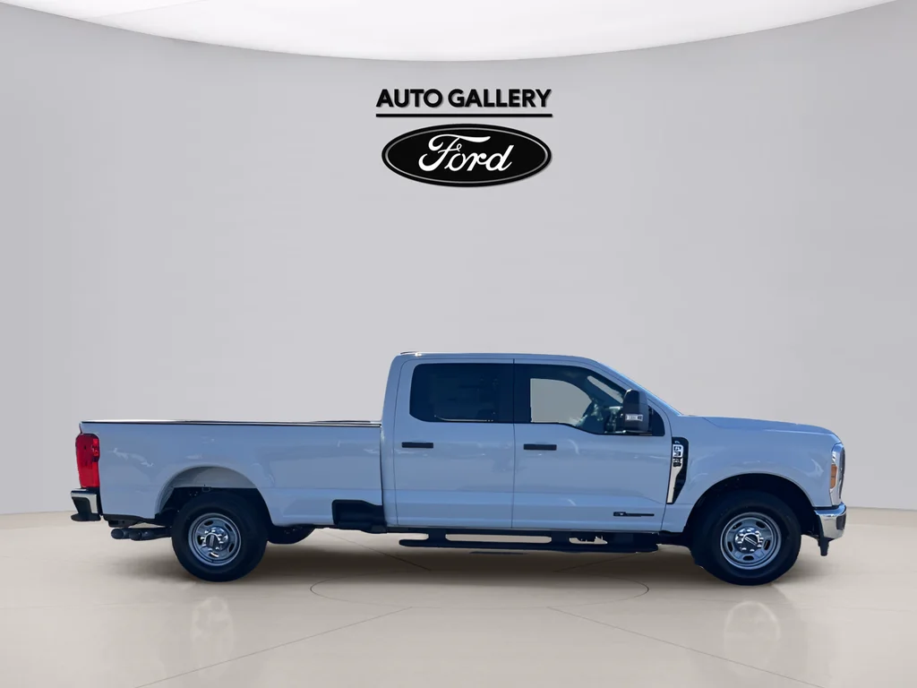New 2026 Oxford White Ford F-350® XL image 4