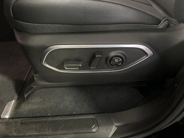 New 2026 High Gloss Black Exterior Paint Jeep Grand Wagoneer image 14