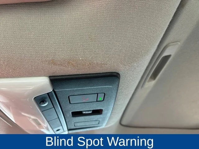 Certified Used 2022 Blue Nissan SR image 13