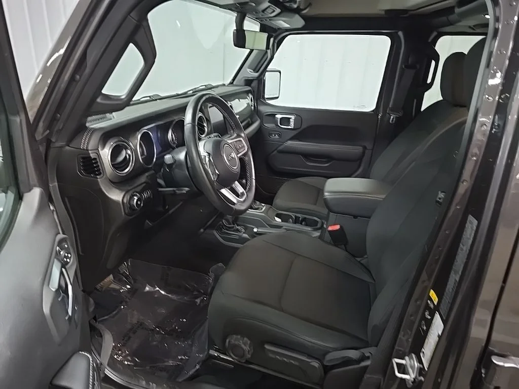 Used 2022 Gray Jeep Unlimited Sahara image 28