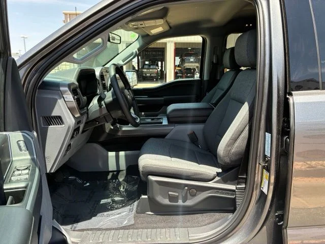 New 2026 Carbonized Gray Metallic Ford XLT image 7
