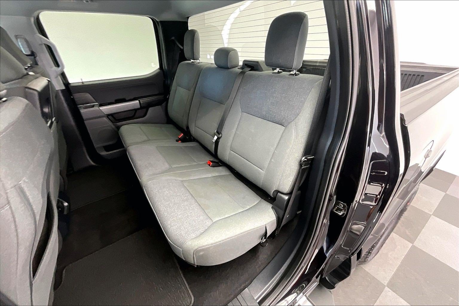 Used 2025 Agate Black Metallic Ford XLT image 20