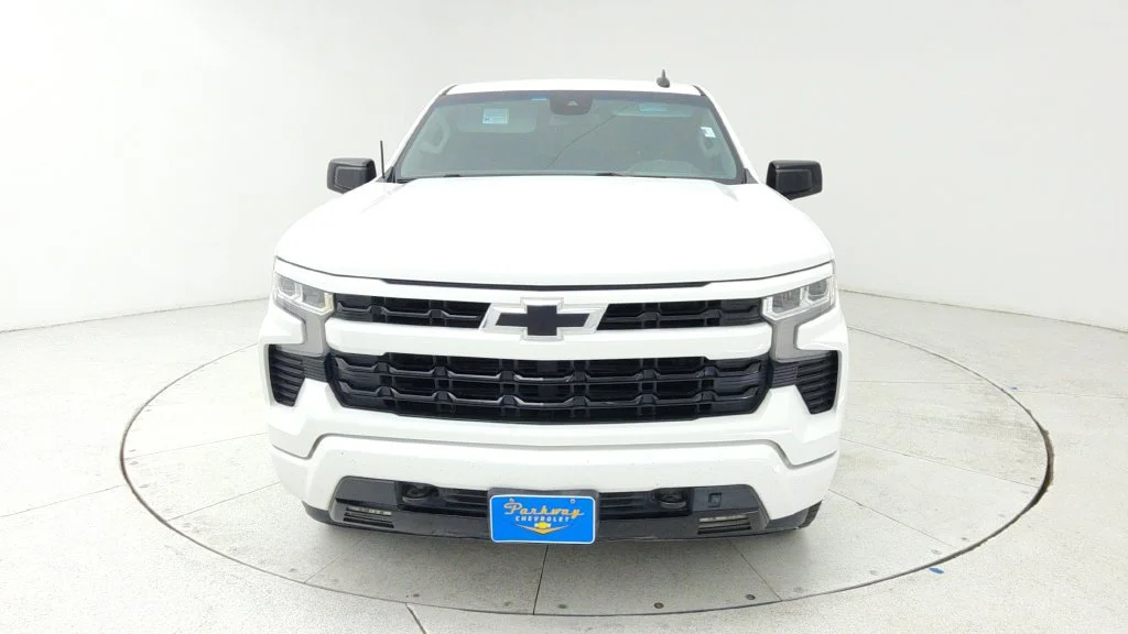 Used 2022 SUMMIT WHITE Chevrolet RST image 2