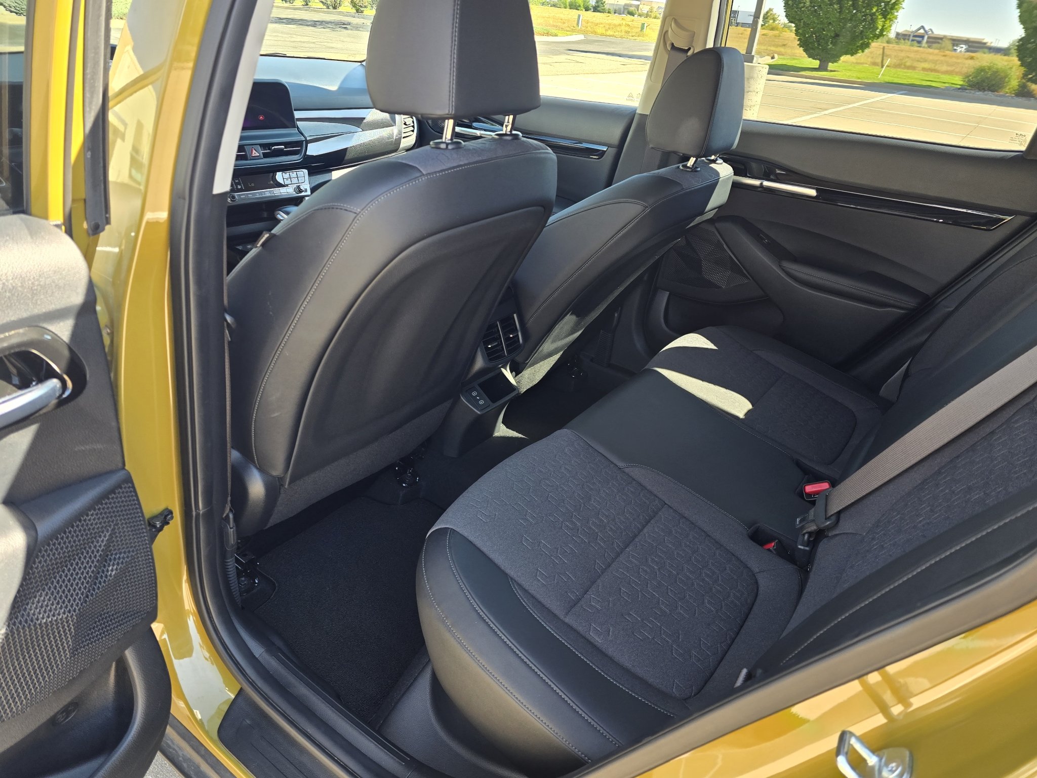 Used 2024 Valais Green/Black Roof Kia S image 15
