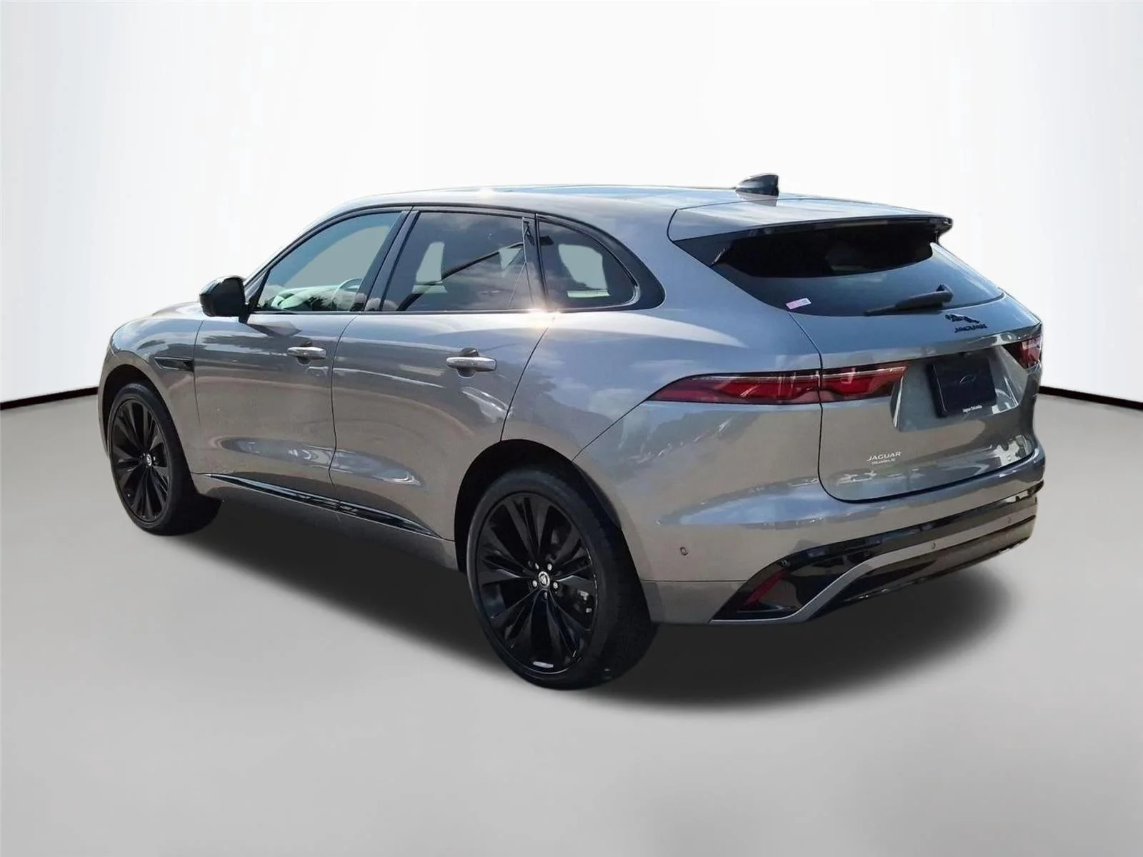 Used 2026 Eiger Grey Metallic Jaguar R-Dynamic S image 3