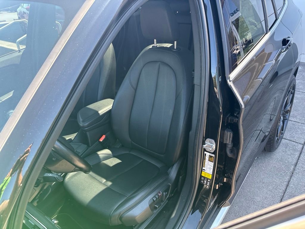 Used 2018 Jet Black BMW xDrive28i image 12