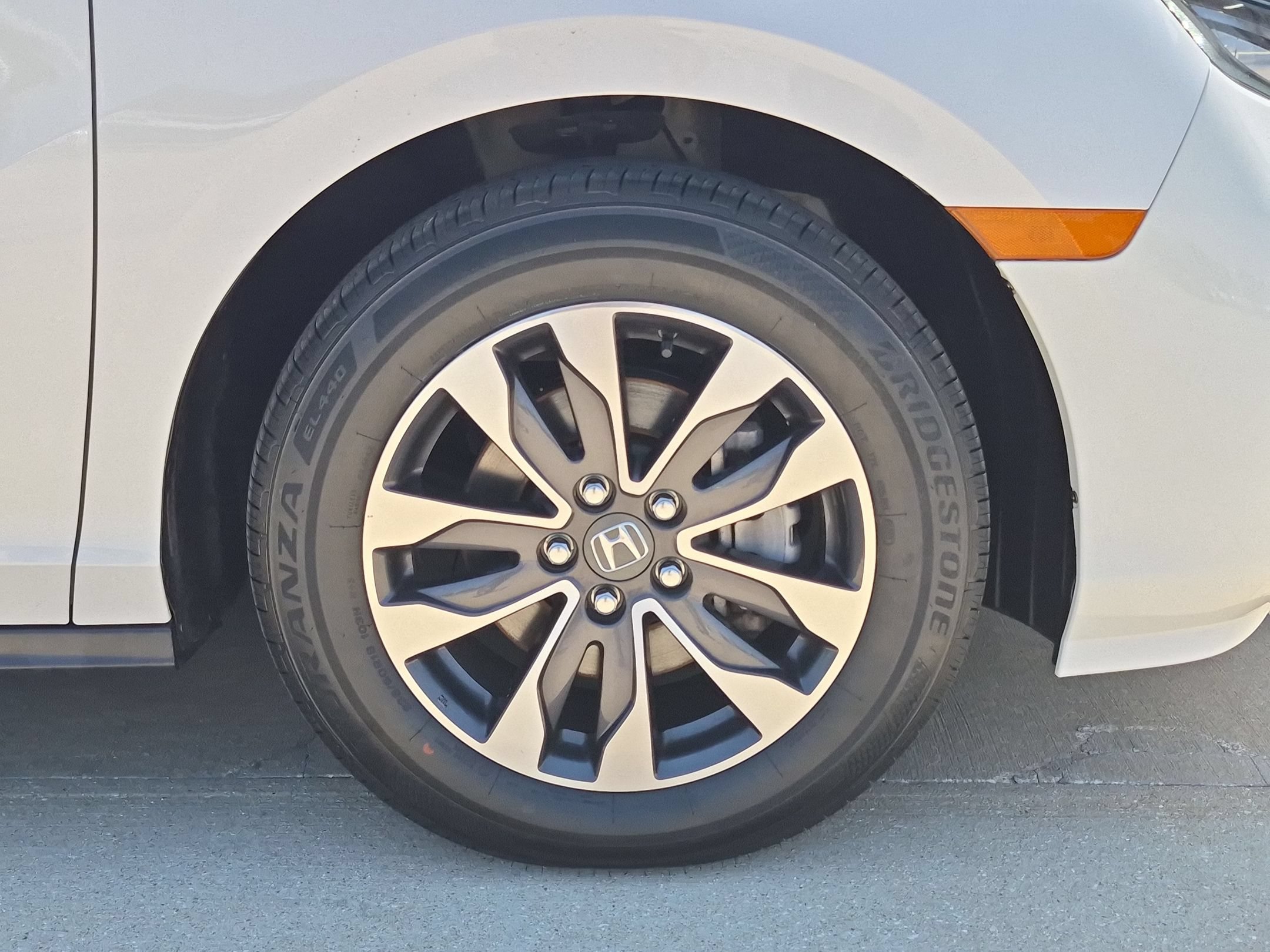 2024 Honda Odyssey EX-L - Photo 35