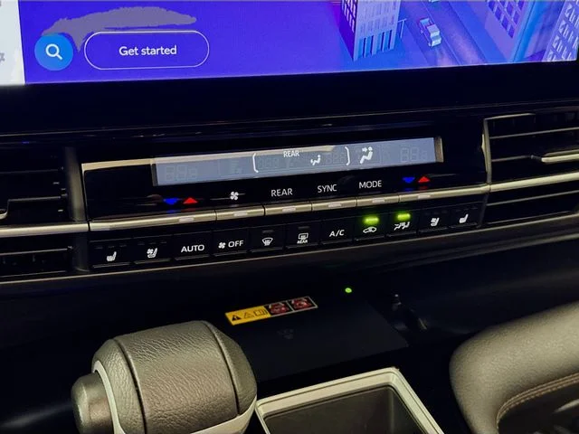 Used 2025  Toyota Platinum image 16