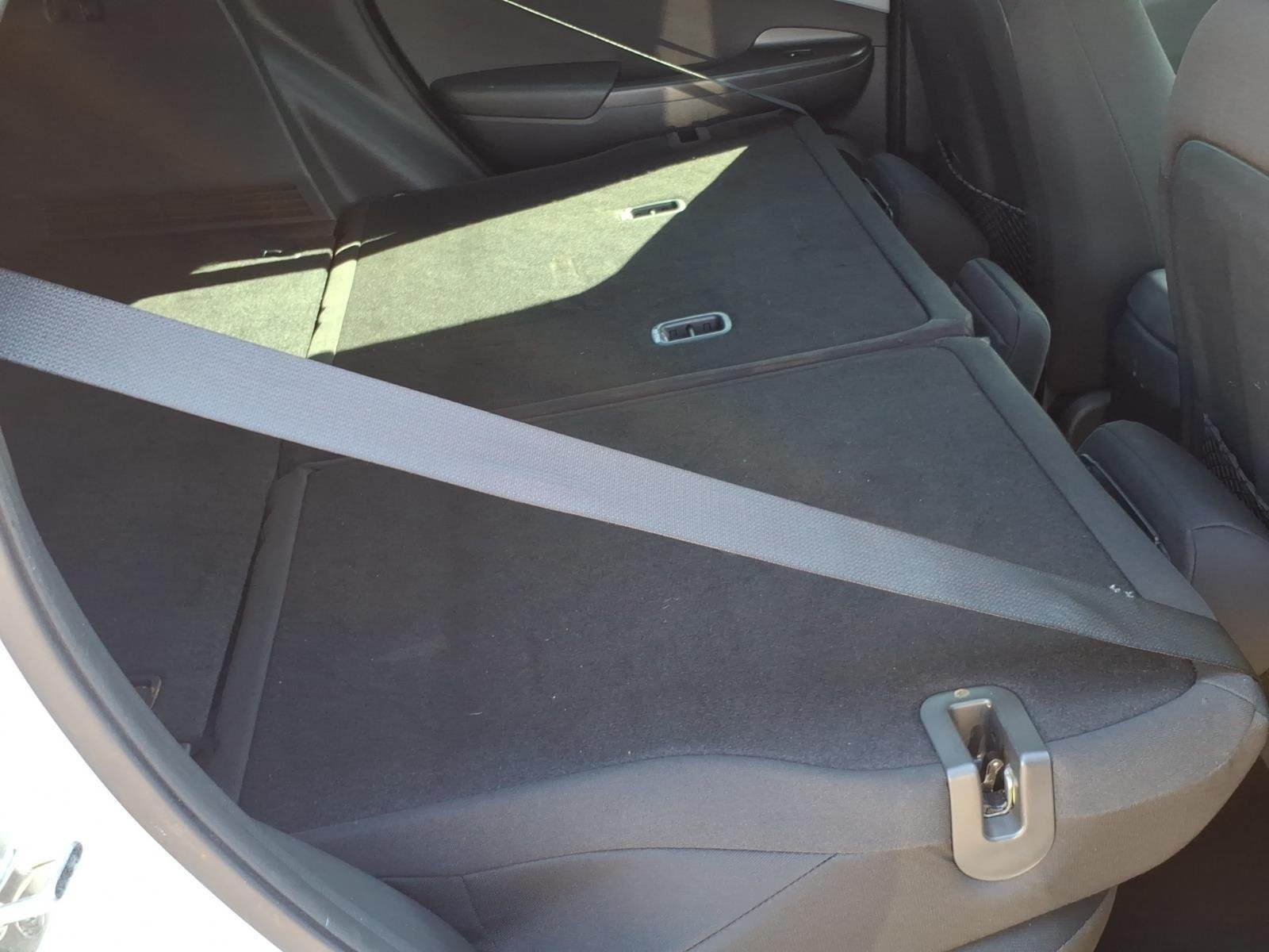 Used 2019 Chalk White Hyundai SE image 27