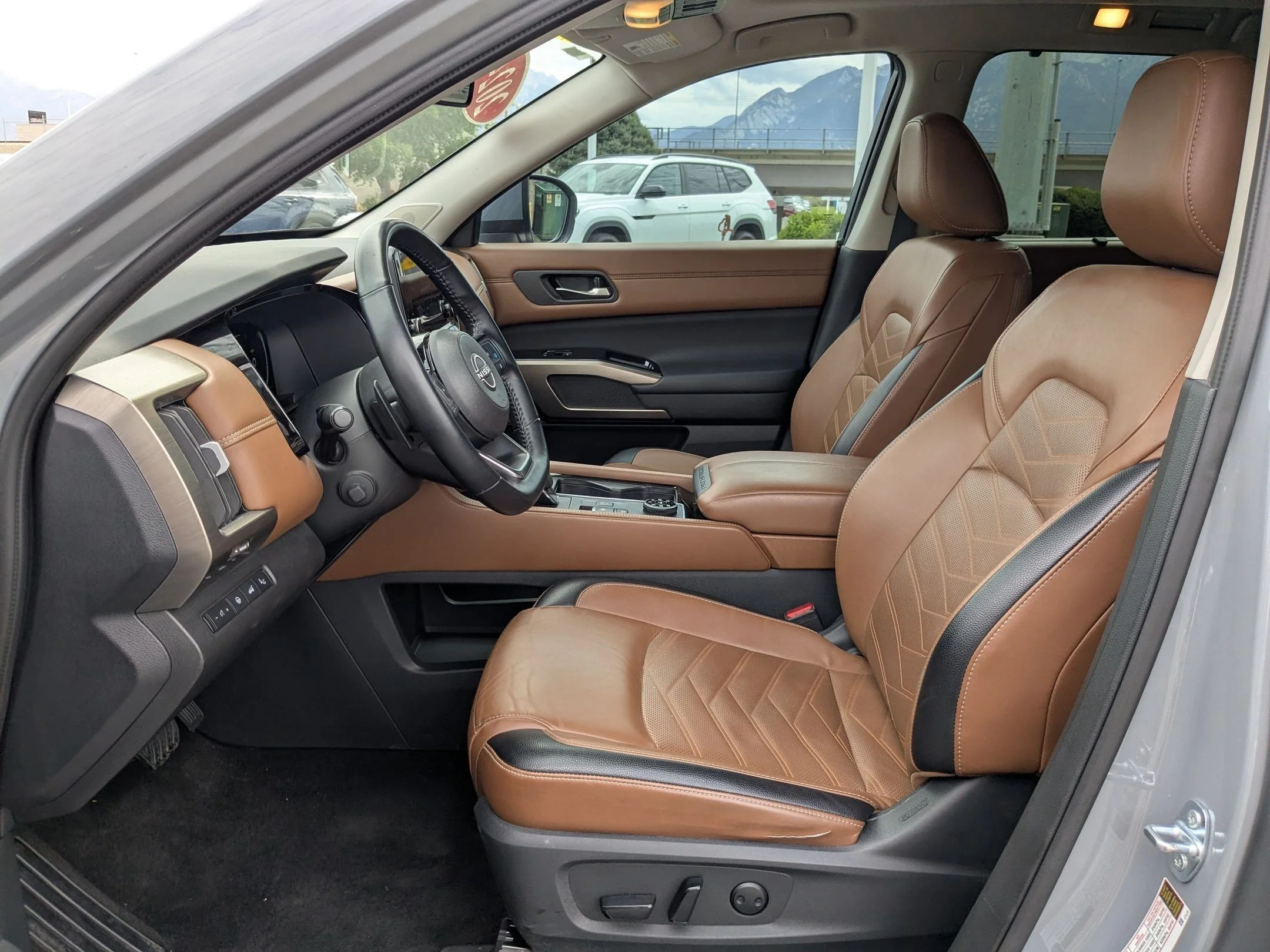 Used 2024 Boulder Gray Pearl Nissan Platinum image 25