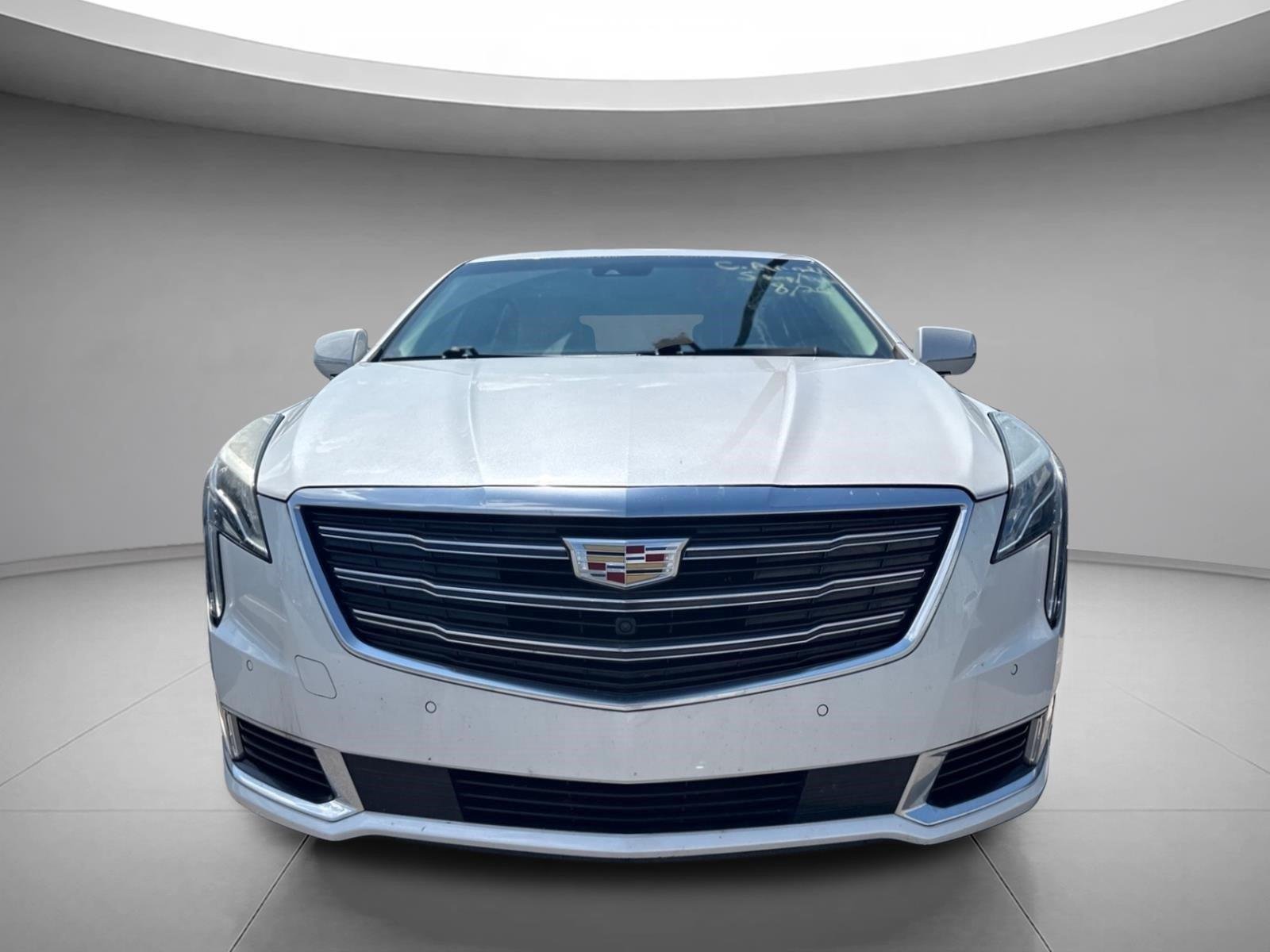 Used 2019 Crystal White Tricoat Cadillac Luxury image 25