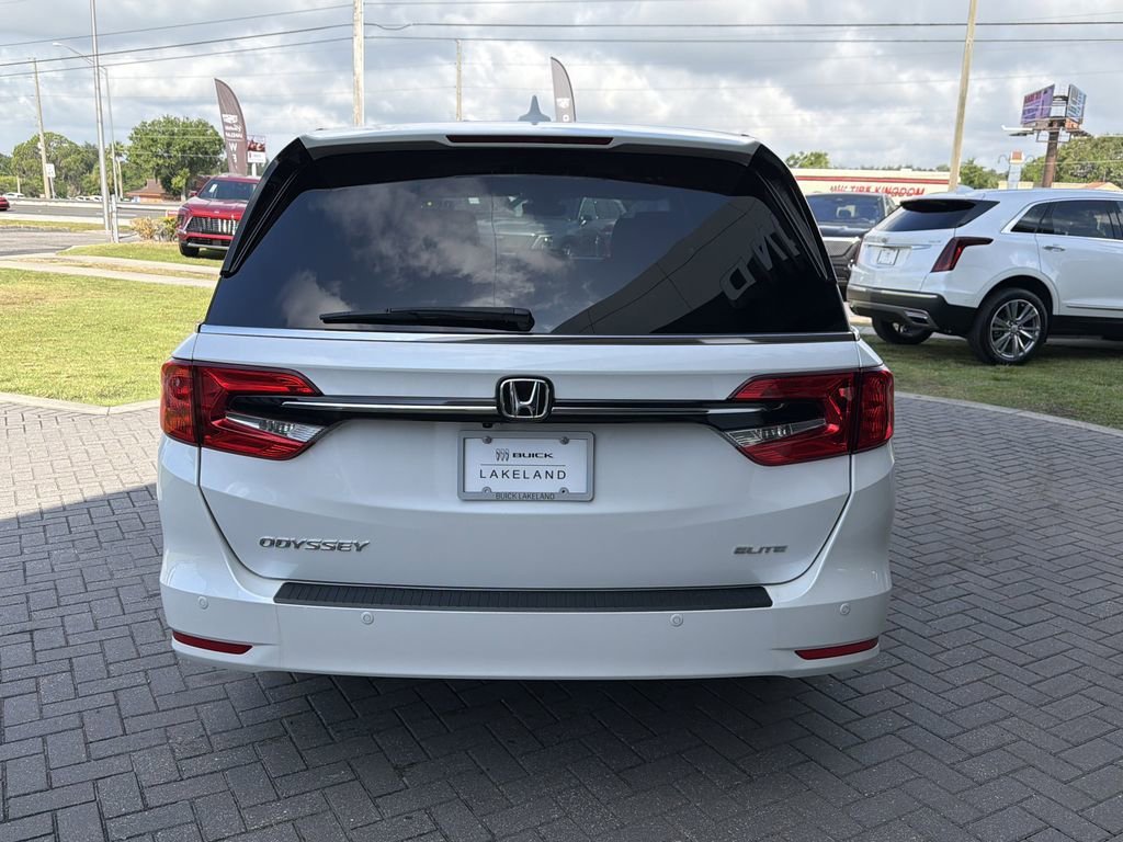 Used 2022 White Honda Elite image 5