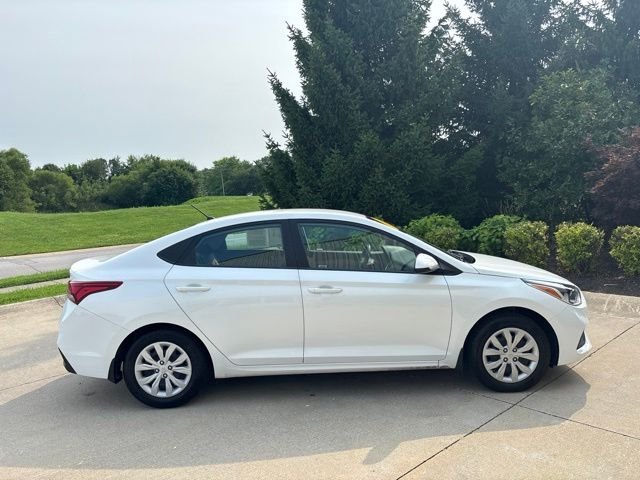 2022 Hyundai Accent SE - Photo 5