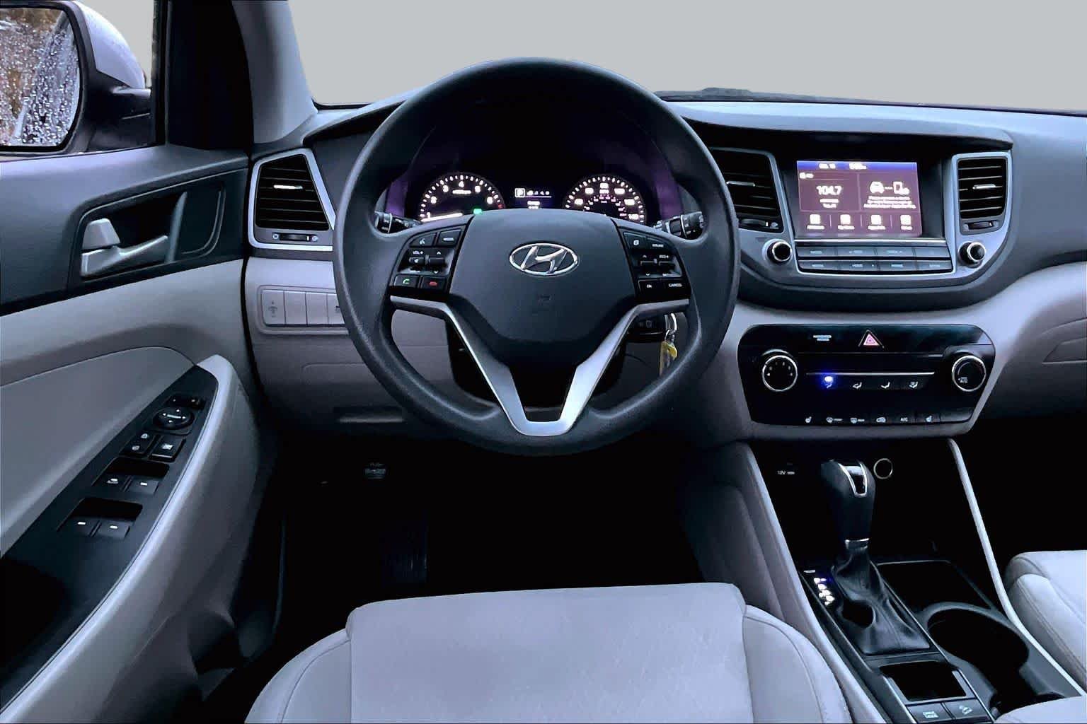 Used 2018 Molten Silver Hyundai SEL image 6