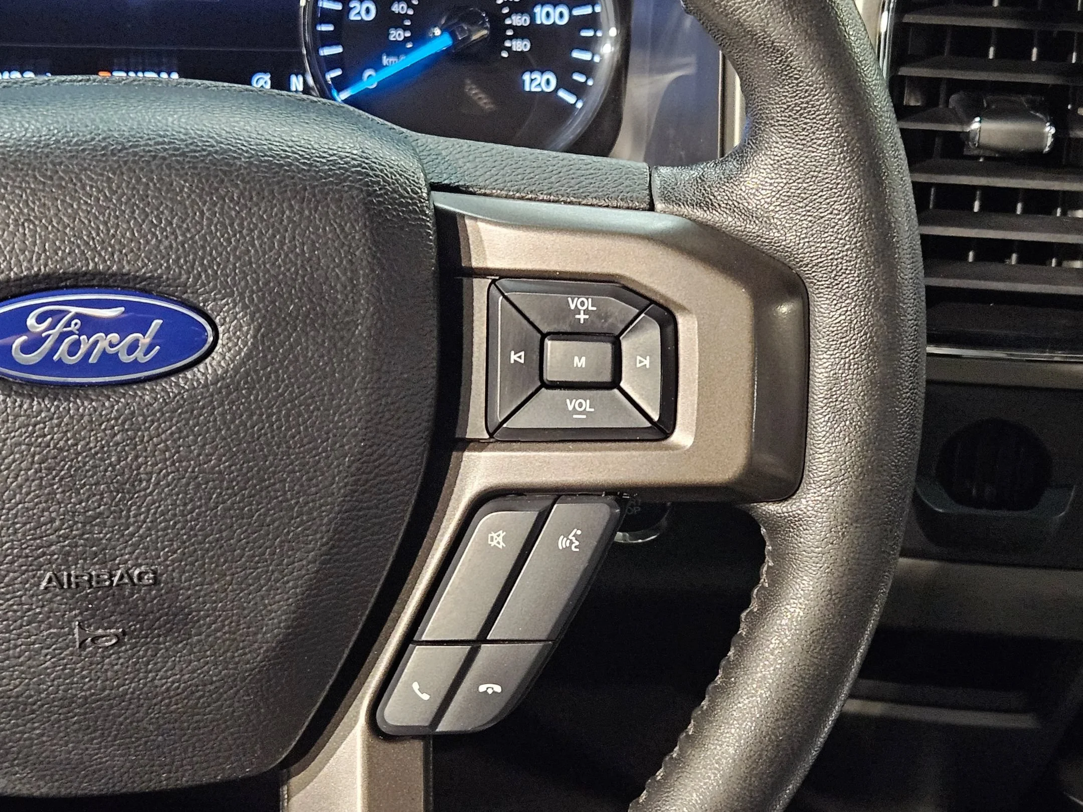 Used 2020 Agate Black Ford XLT image 29