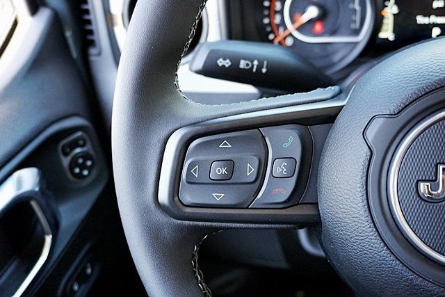 New 2025 Anvil Clear-Coat Exterior Paint Jeep Sport S image 41