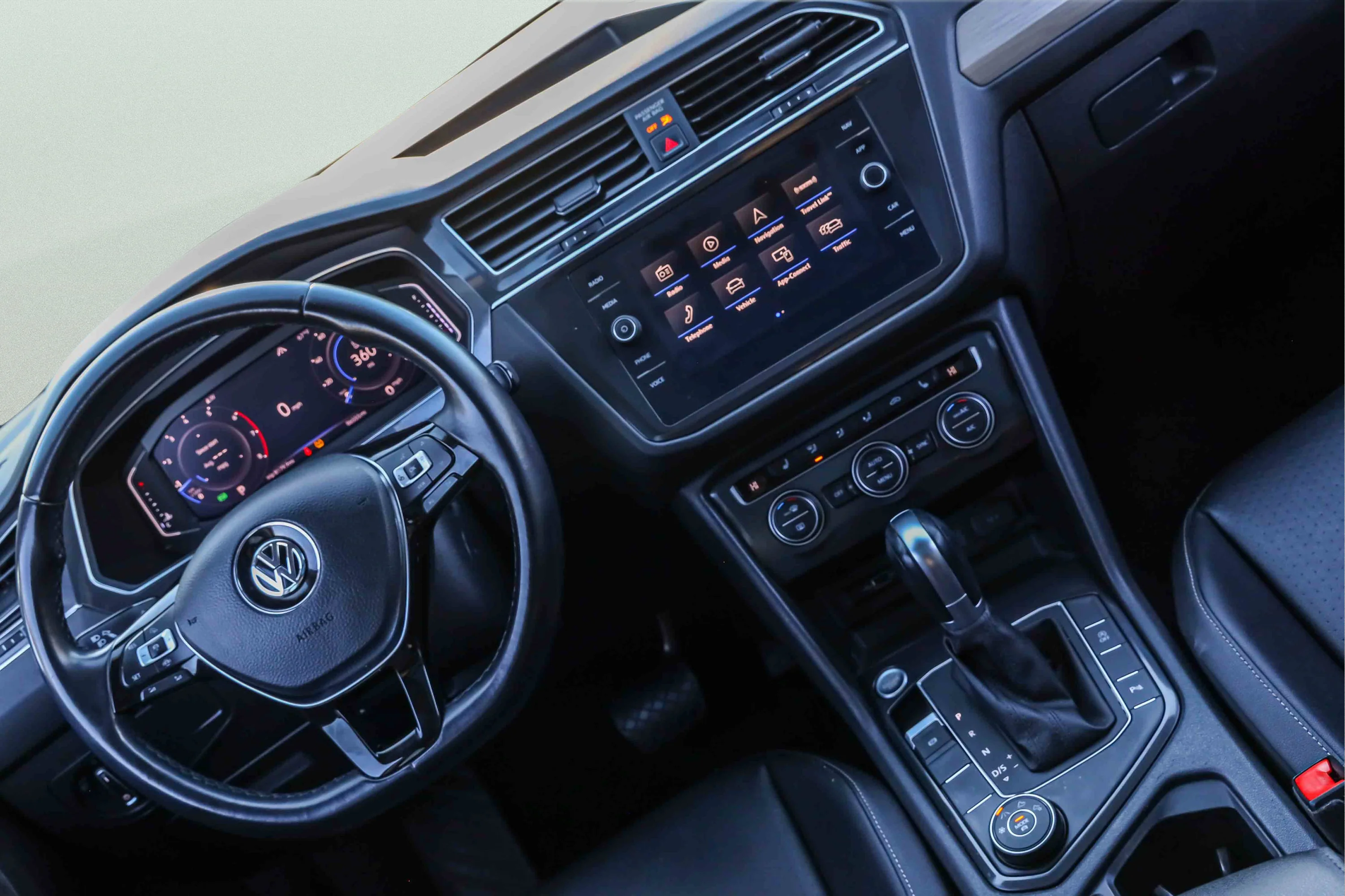 Used 2019  Volkswagen  image 19