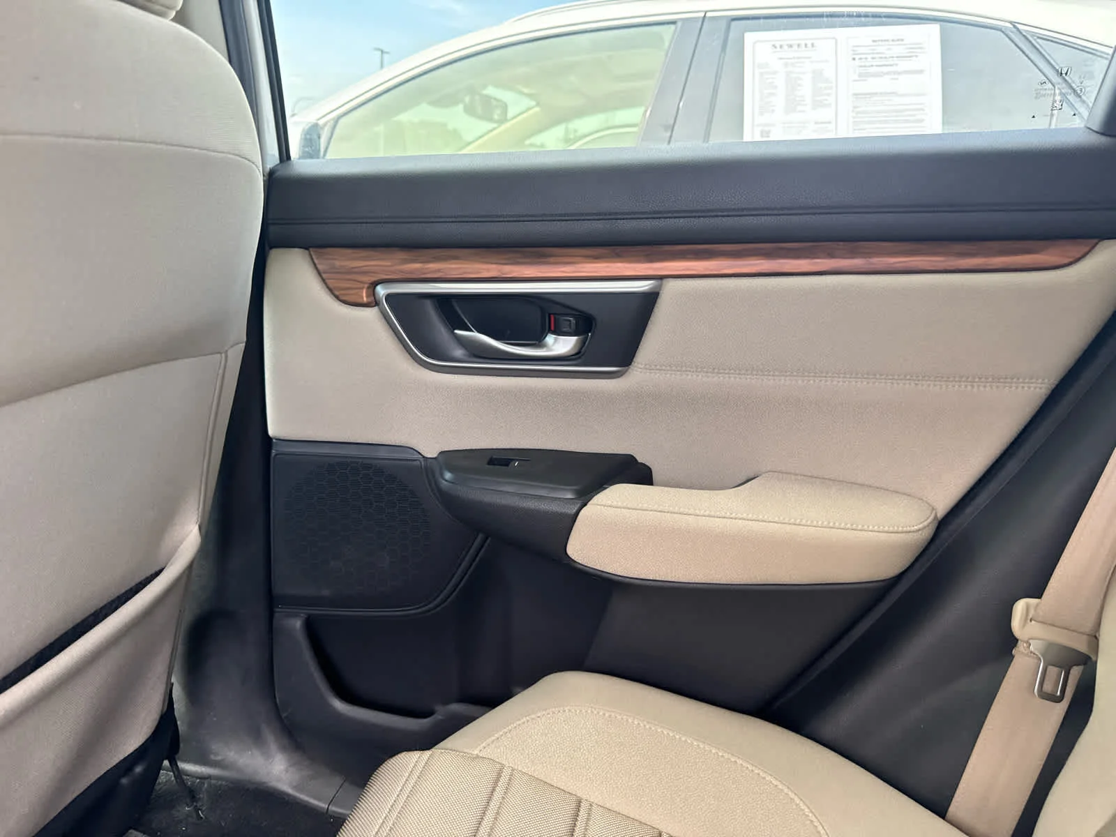 Used 2018 White Diamond Pearl Honda EX image 20