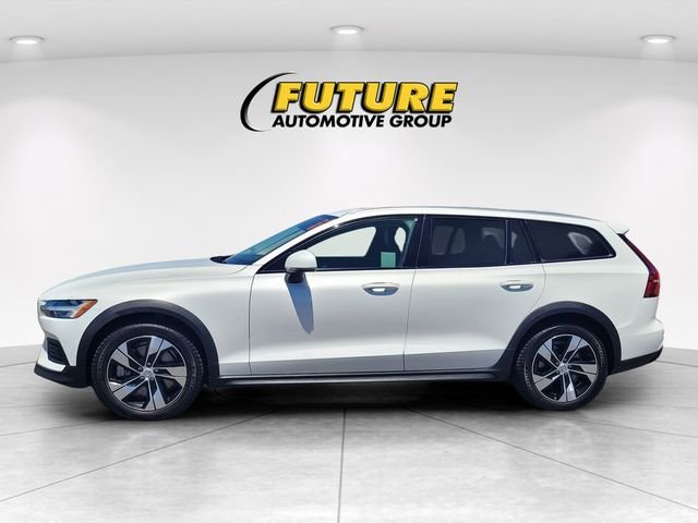 Used 2020 White Volvo T5 image 6