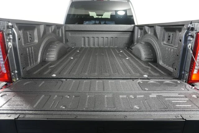 New 2026 Carbonized Gray Metallic Ford F-250® XLT image 33
