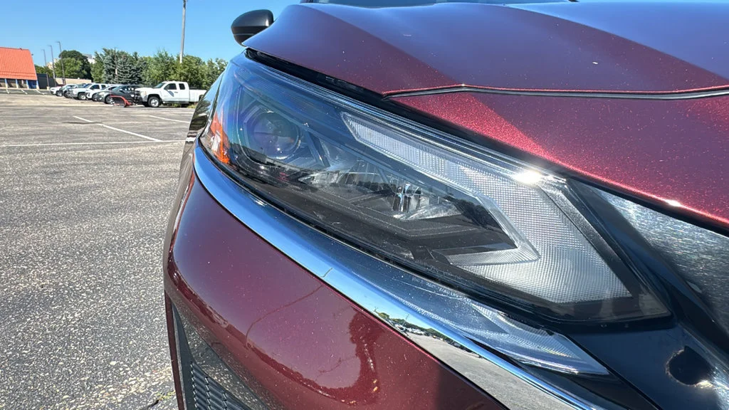 Used 2025 Red Nissan SV image 15