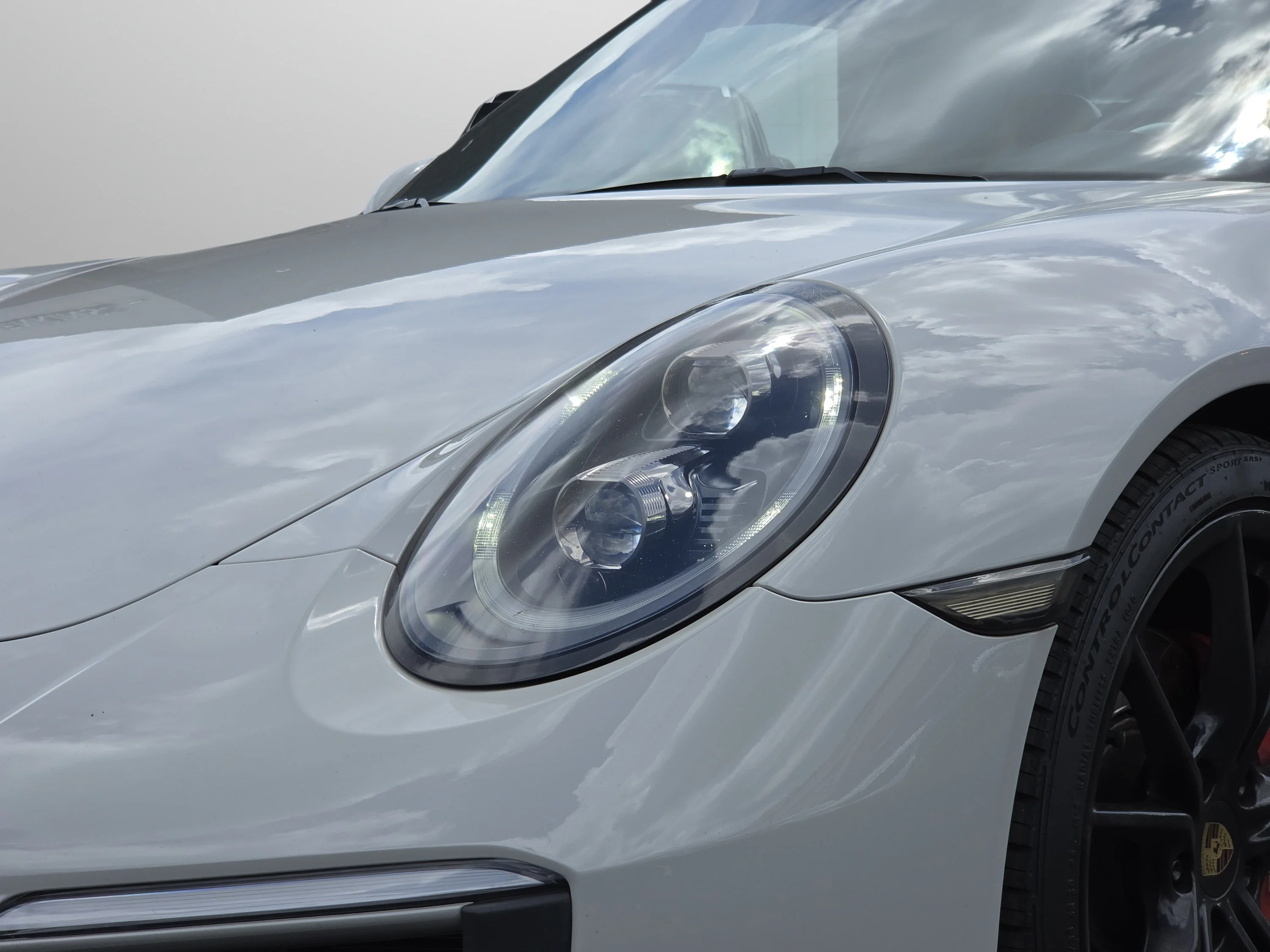 Used 2018 Chalk Porsche 4S image 12