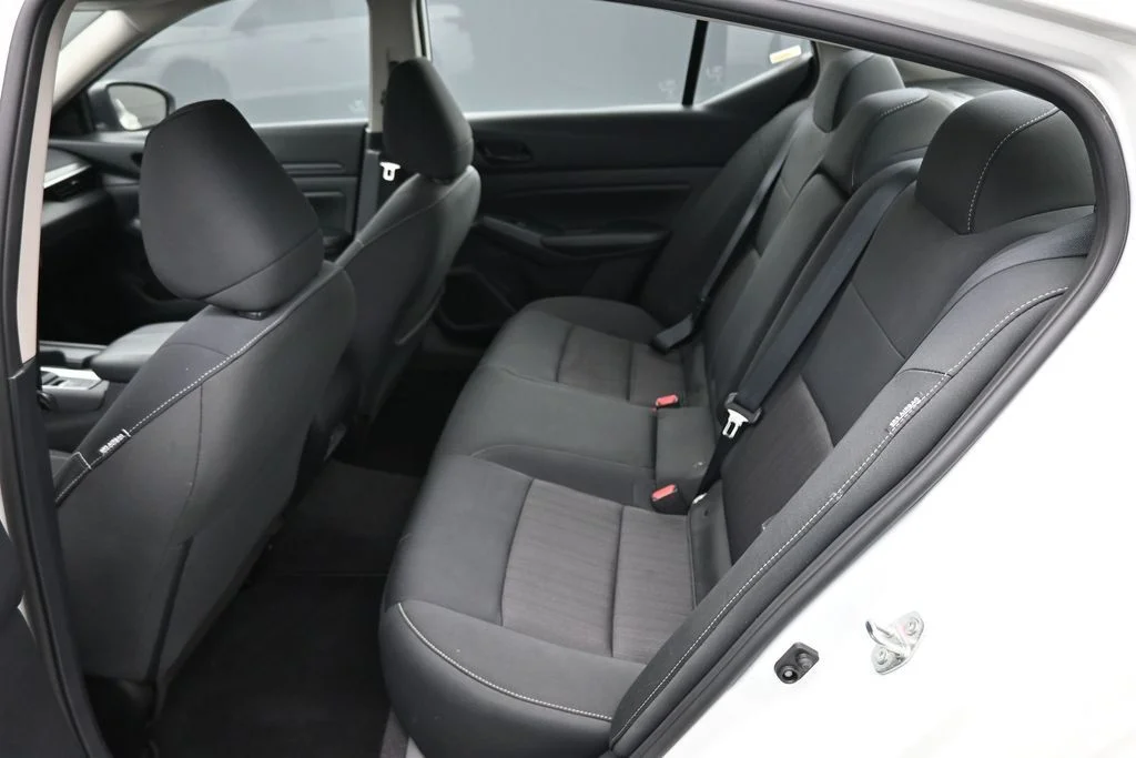 Used 2025 White Nissan 2.5 SV image 13