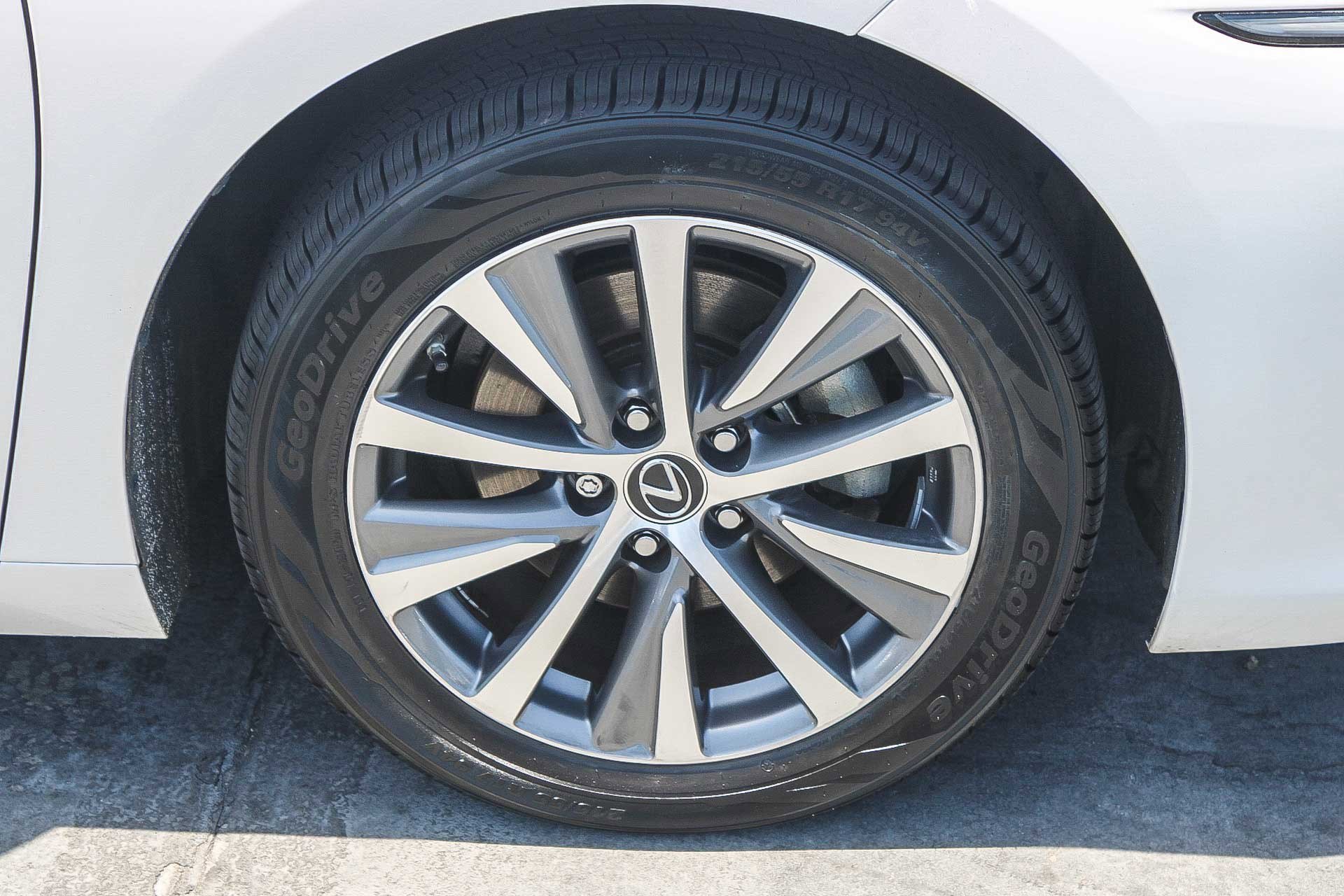 Used 2021 Eminent White Pearl Lexus ES 350 image 11