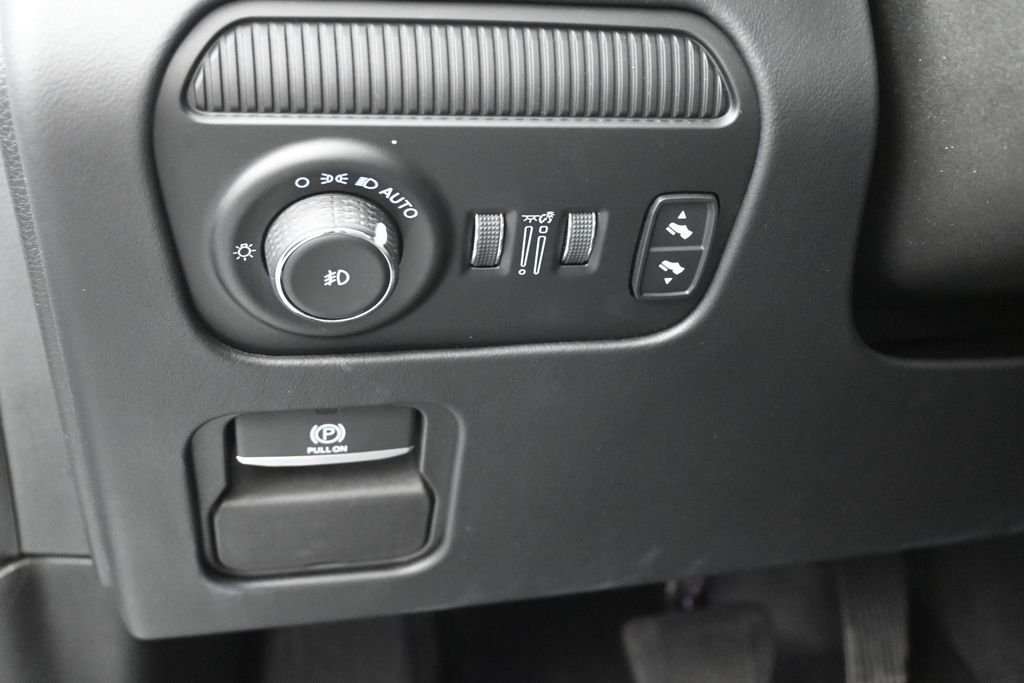 Used 2023 White Jeep Series III image 20
