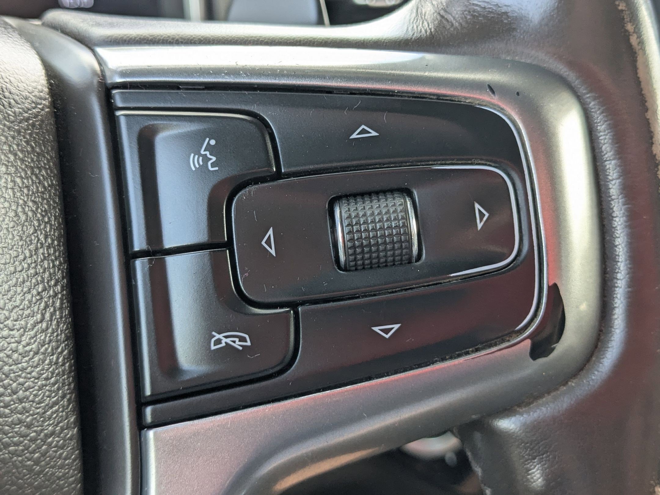 Used 2022 Summit White Chevrolet LTZ image 17