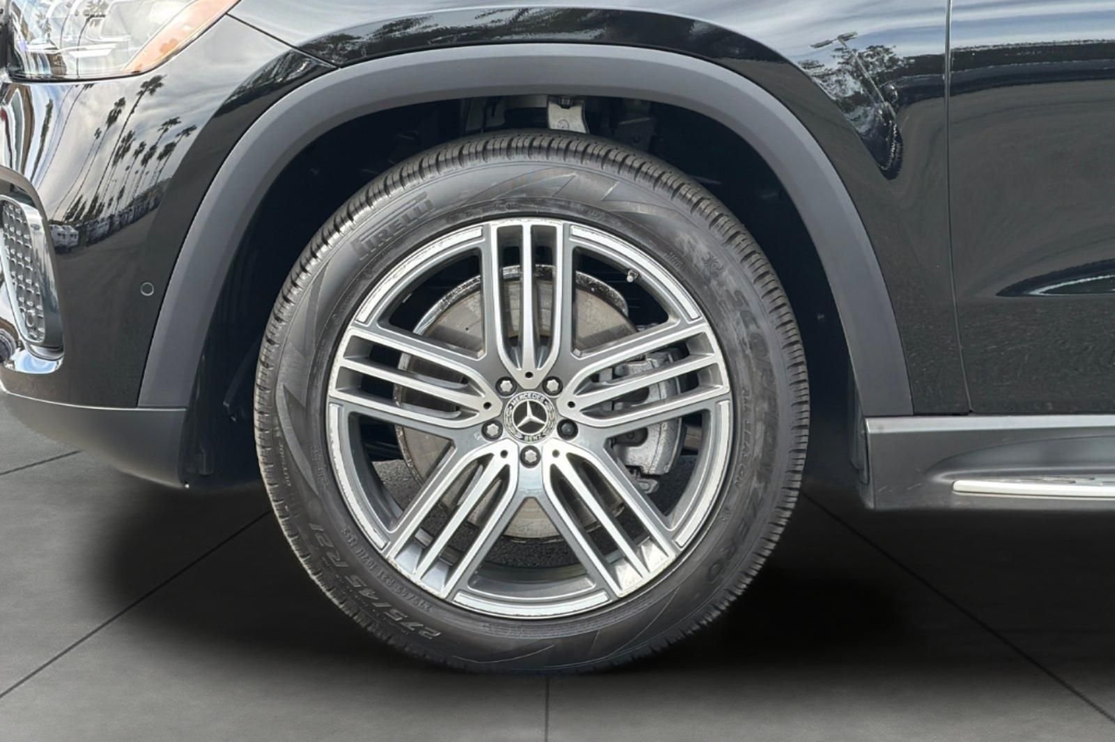 Certified Used 2026 Black Mercedes-Benz GLS 450 image 6