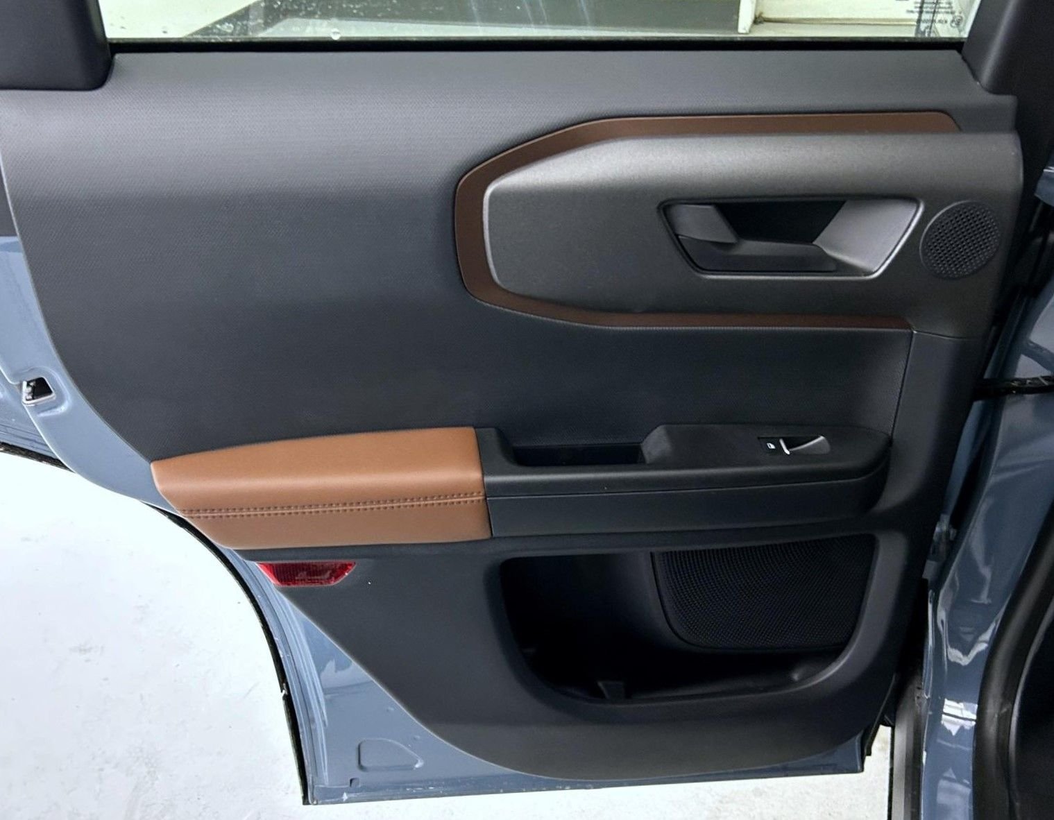 New 2026 Azure Gray Metallic Tri-Coat Ford Outer Banks image 20