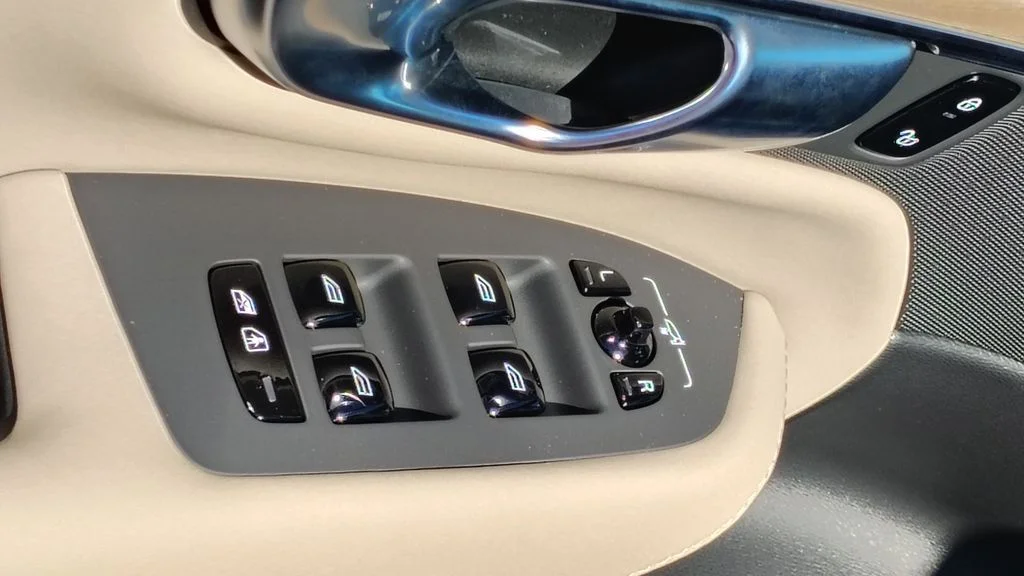 2026 Volvo XC90 Ultra - Photo 10