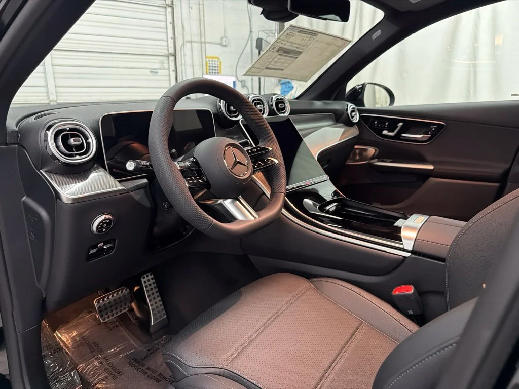 New 2027 Black Mercedes-Benz GLC 300 image 13