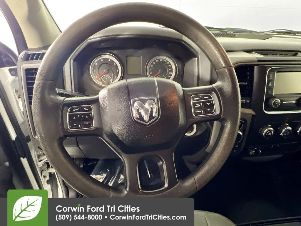 Used 2018 Bright Silver Clearcoat Metallic Ram Express image 8