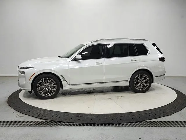 Used 2024 White BMW xDrive40i image 5