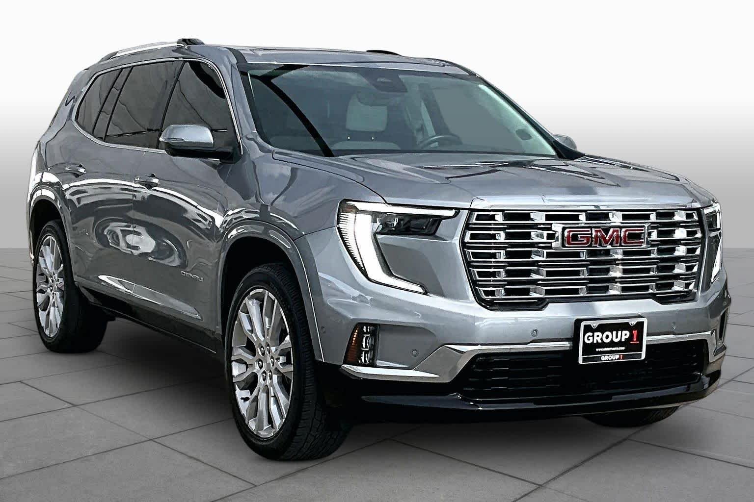 Used 2024 Sterling Metallic GMC FWD Denali image 3