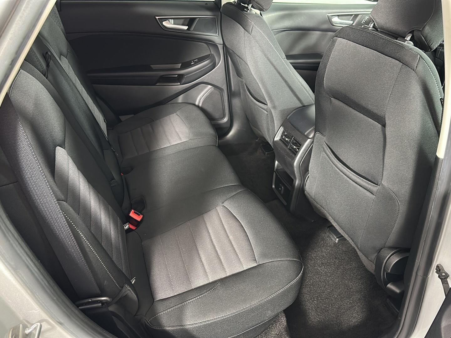 Used 2019 Ingot Silver Ford SE image 7