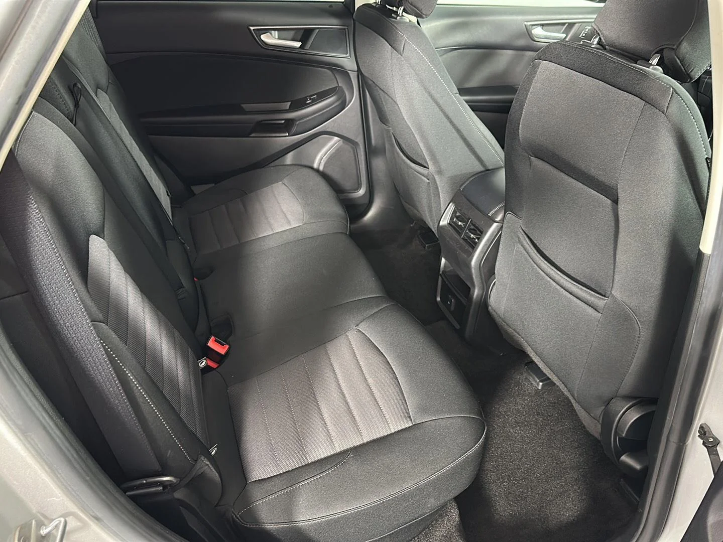 Used 2019 Ingot Silver Ford SE image 7