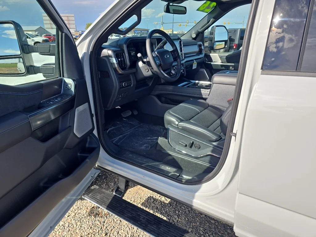 New 2026 Avalanche Ford F-350® Platinum® image 9