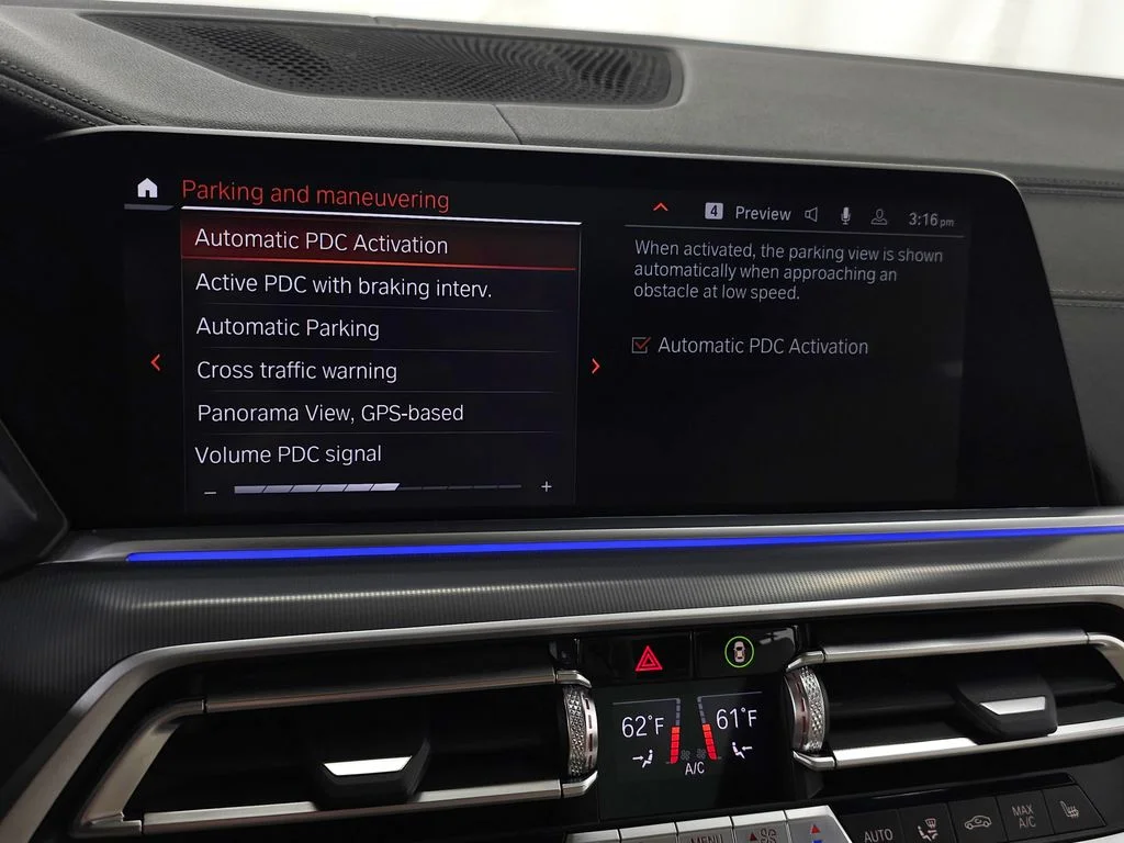 Used 2023 White BMW xDrive40i image 29