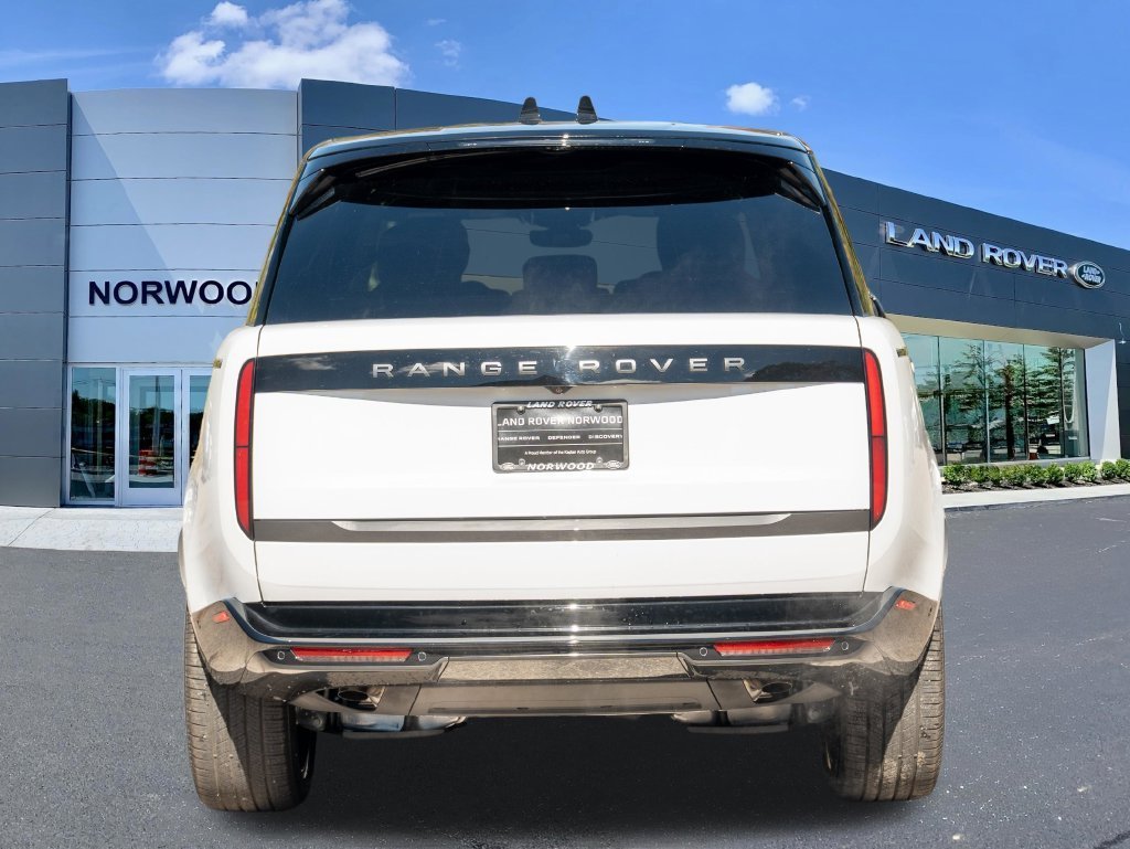 New 2027 Fuji White LAND ROVER  image 5