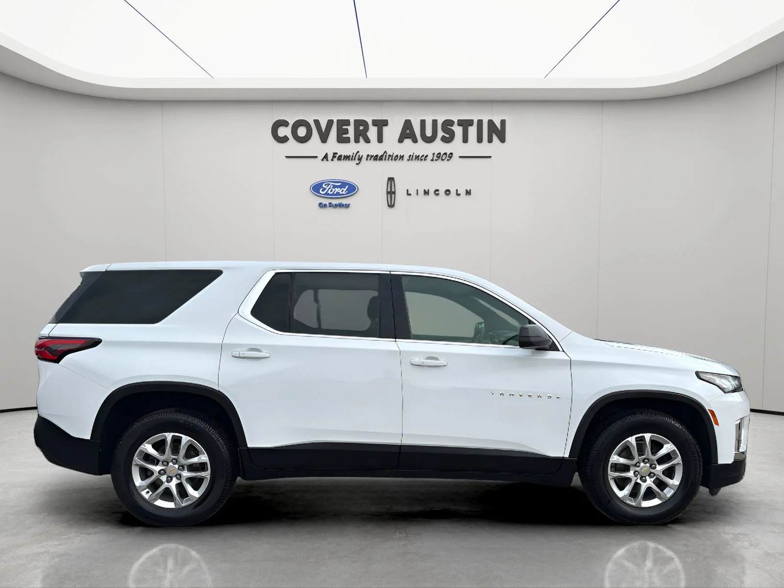 Used 2022 White Chevrolet LS image 6