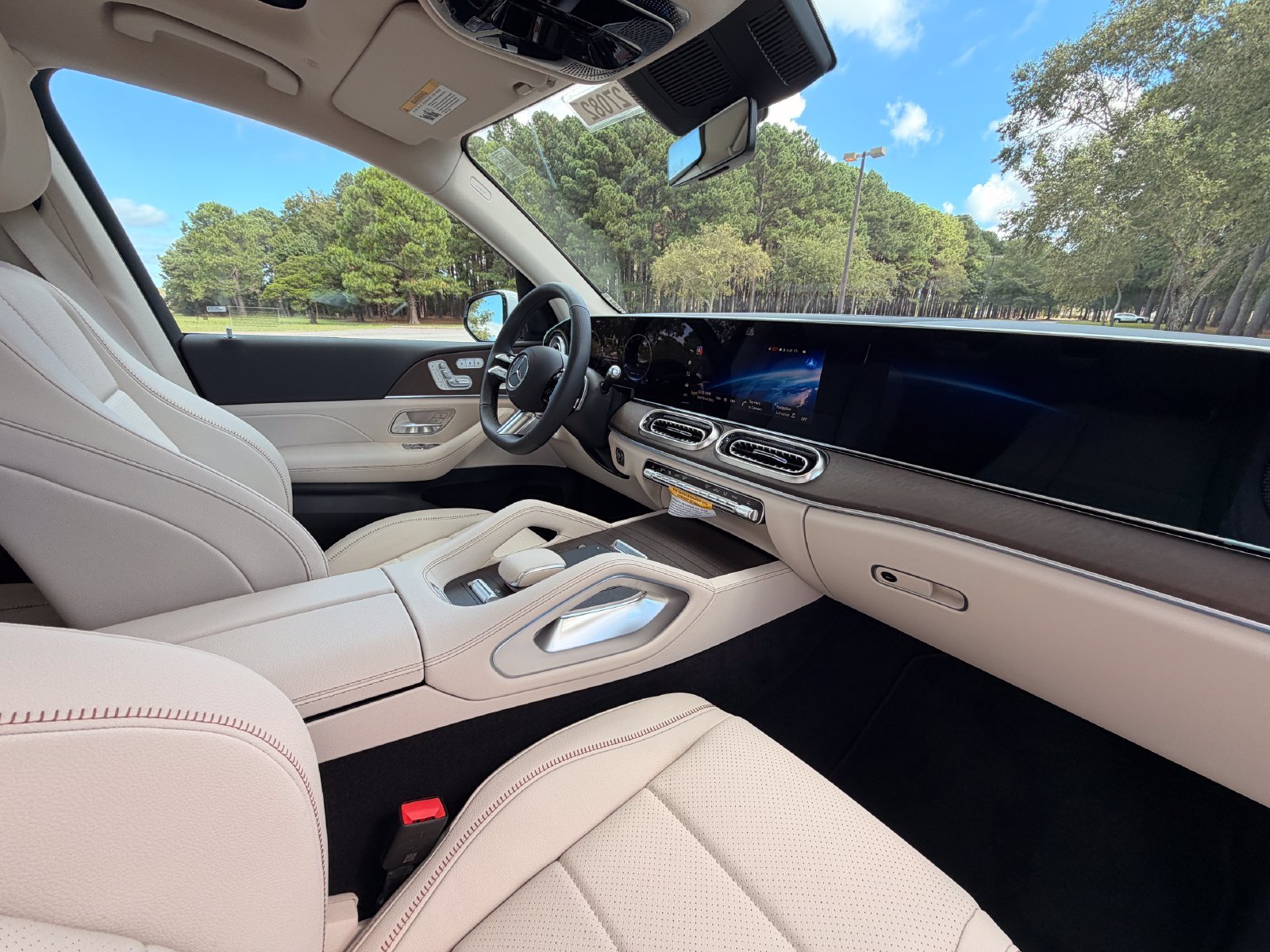 New 2027 White Mercedes-Benz GLS 450 image 21
