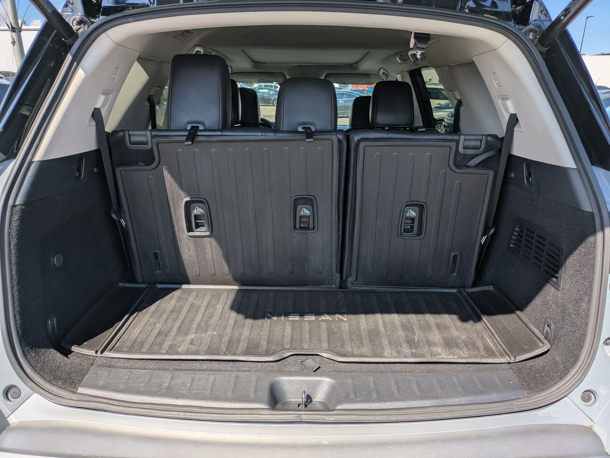 Used 2022 Solid Gray/Super Black Nissan Platinum image 14