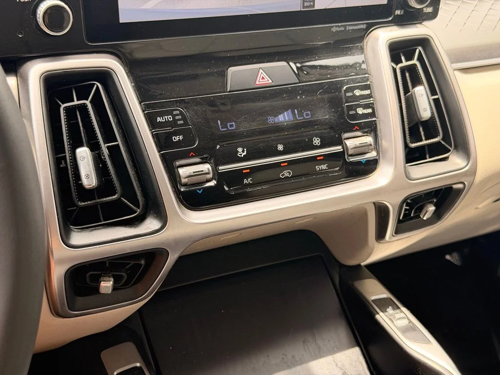 Used 2022 Silver Kia S image 36