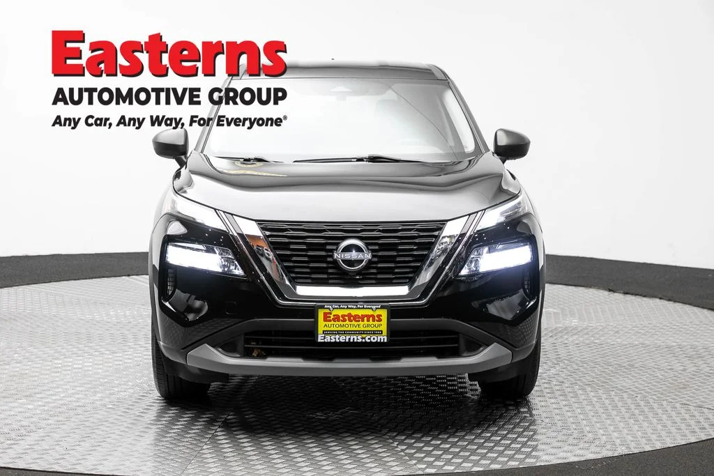 Used 2023 Black Nissan S image 2